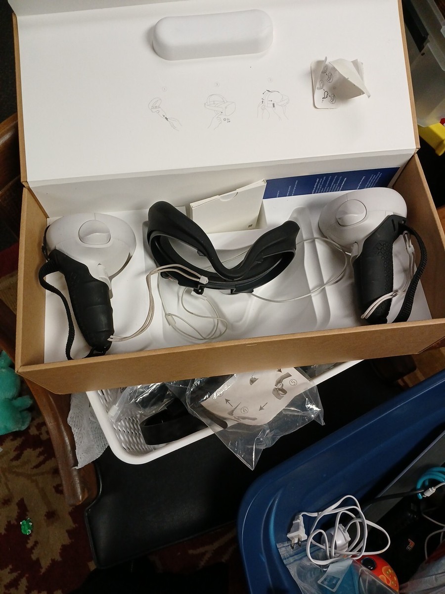 Meta Oculus Quest 256GB VR Headset White Used Comes As Pictured