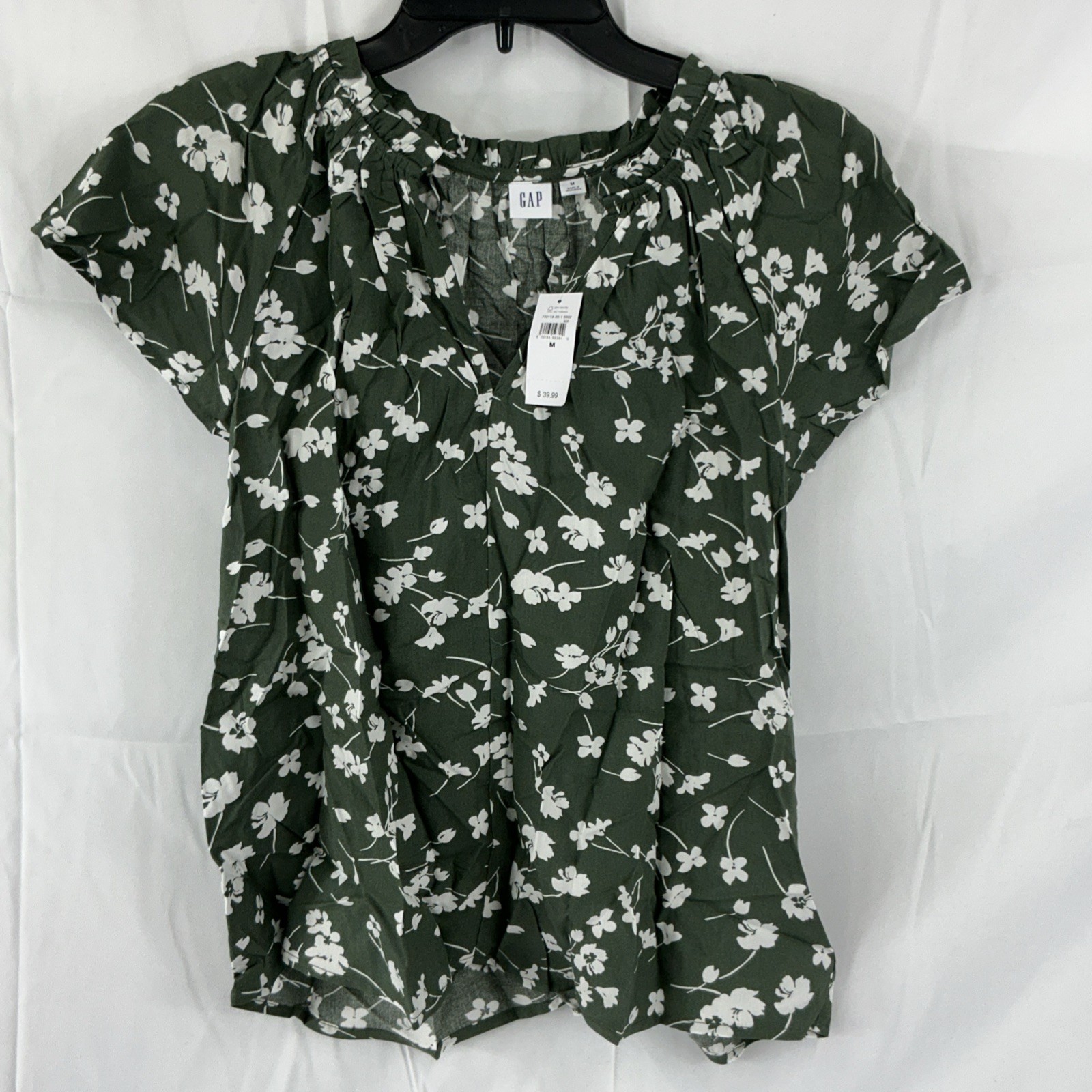 NWT Gap Green Floral Ruffle Short Sleeve Round Neck Blouse Size M