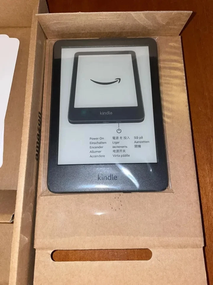 Kindle 2022 eBook Reader 6 Pollici 16GB Nero Senza Pubblicità | Amazon Warehouse - Immagine 3 di 3