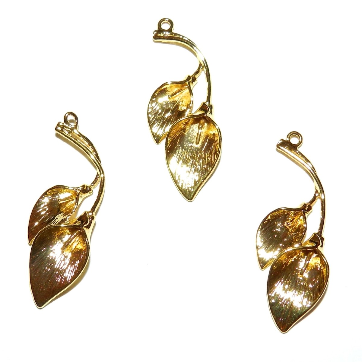 ML593 Bright Gold 39mm Lily Flower Brass Pendant Charm