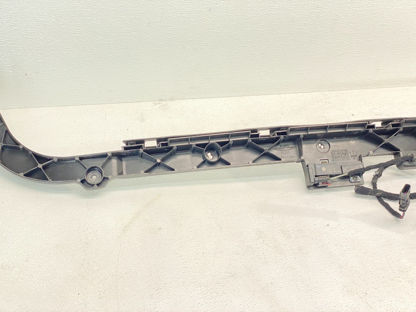 14-21 Maserati Quattroporte Rear Bumper Lower Central Bracket Mount Panel OEM✅