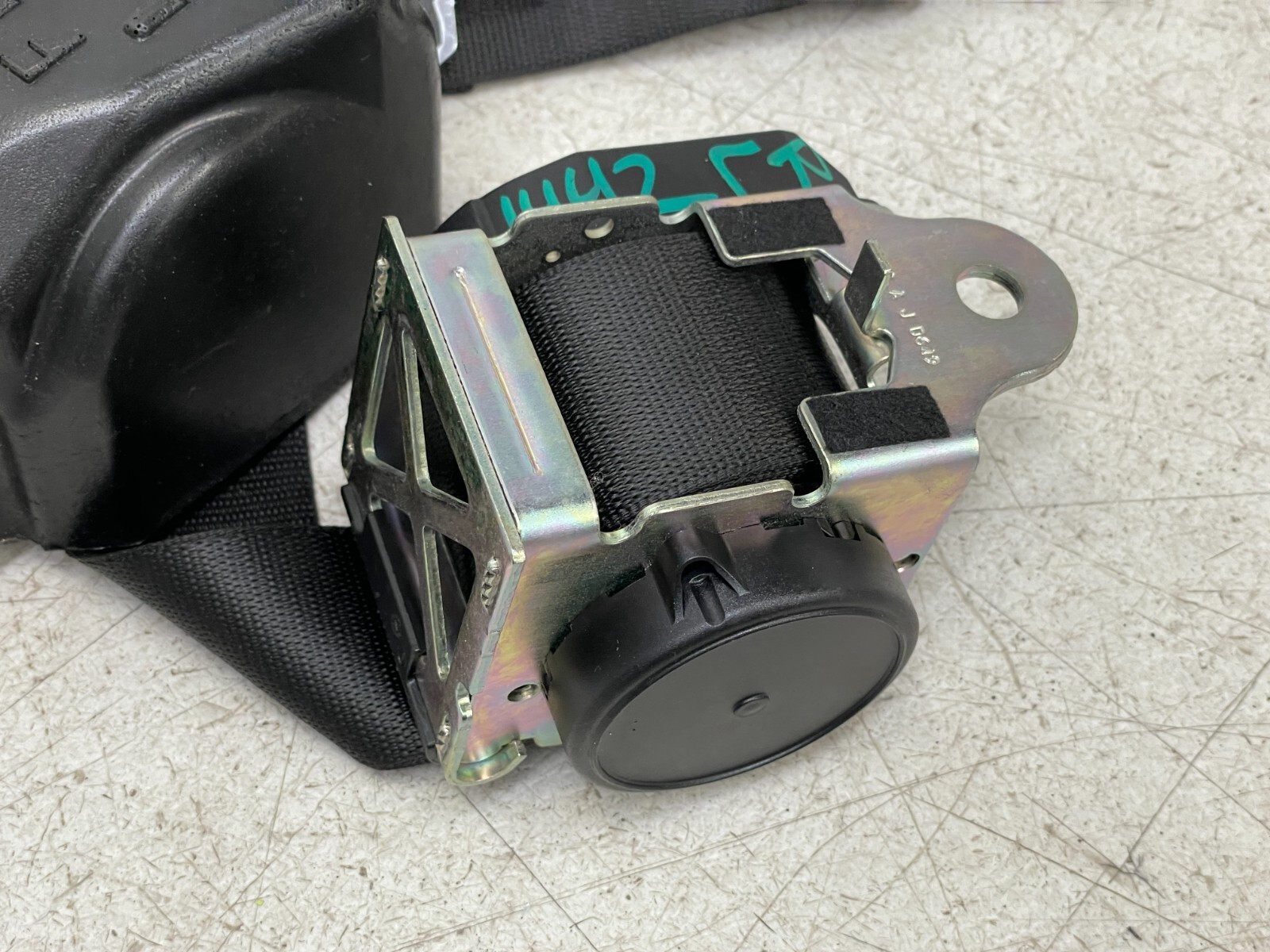 2017 2018 Maserati Levante Rear Left Driver Seatbelt Retractor Black 1442 OEM