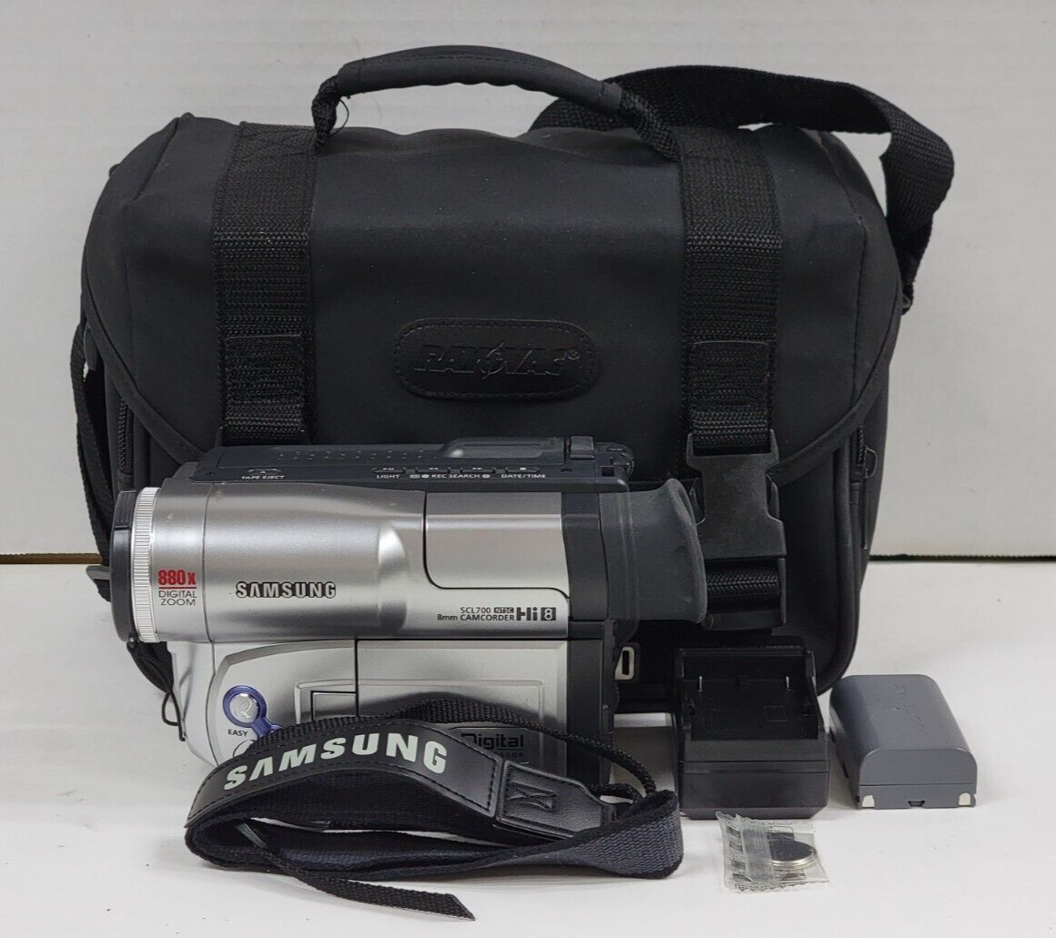 Samsung SCL700 Hi8 NTSC 8mm Video Camera Camcorder / Charger & New