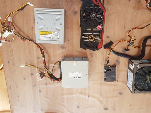 pc teile gebraucht. 650Watt netzteil, Surpreme fx2 Soundkarte