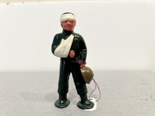 Barclay Pod Foot Series ca 1950s B256 Soldier Wounded Head Arm In Green