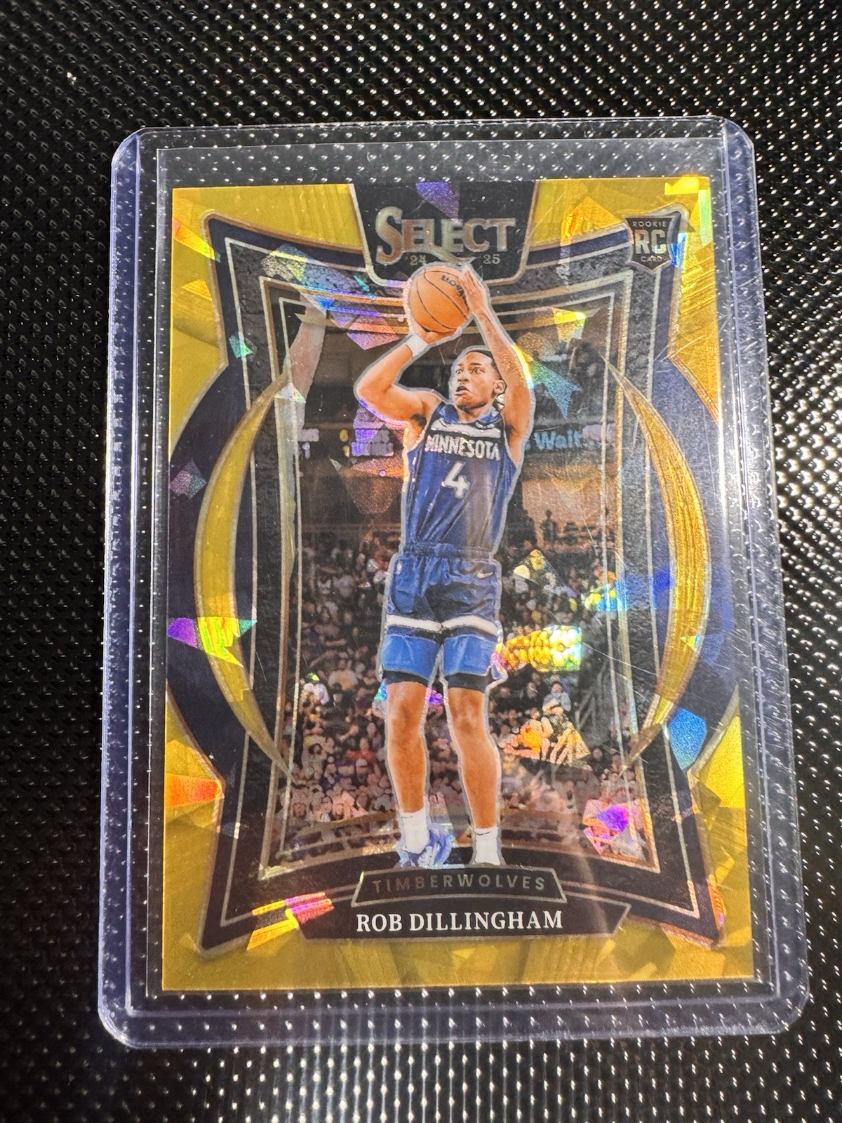 2024-25 Panini Select Rob Dillingham #84 Gold Cracked Ice Prizm (RC) 8/10