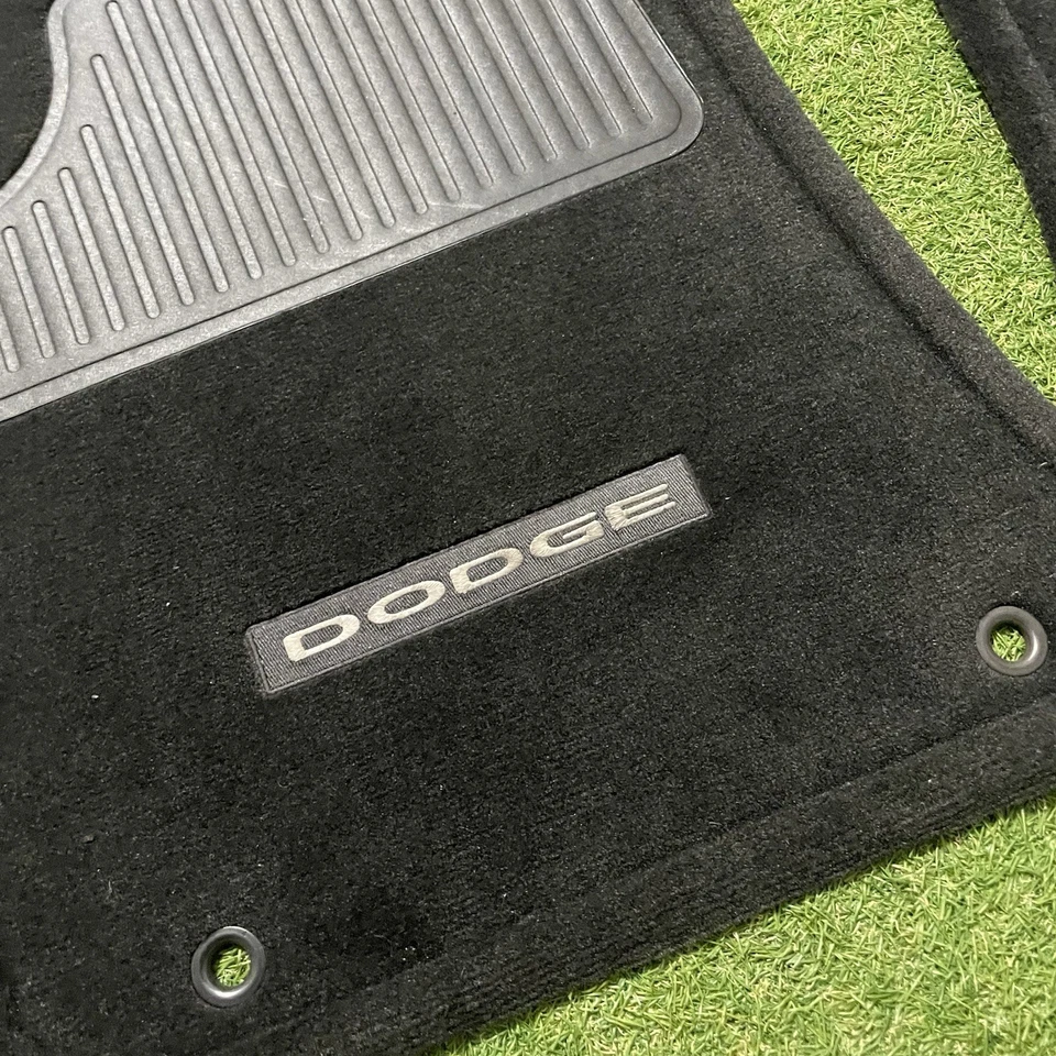 Комплект передних напольных ковриков для Dodge Charger 2011–2023 годов выпуска оригинальный ковер черный Challenger - Изображение 4 из 4