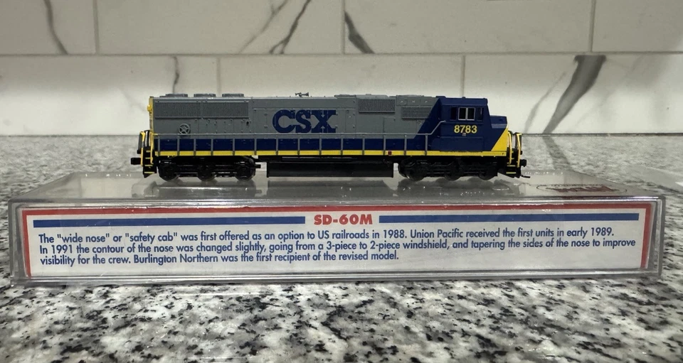 Atlas 49261 N Scale SD-60M Diesel Locomotive CSX #8783 DCC - Image 3 of 4