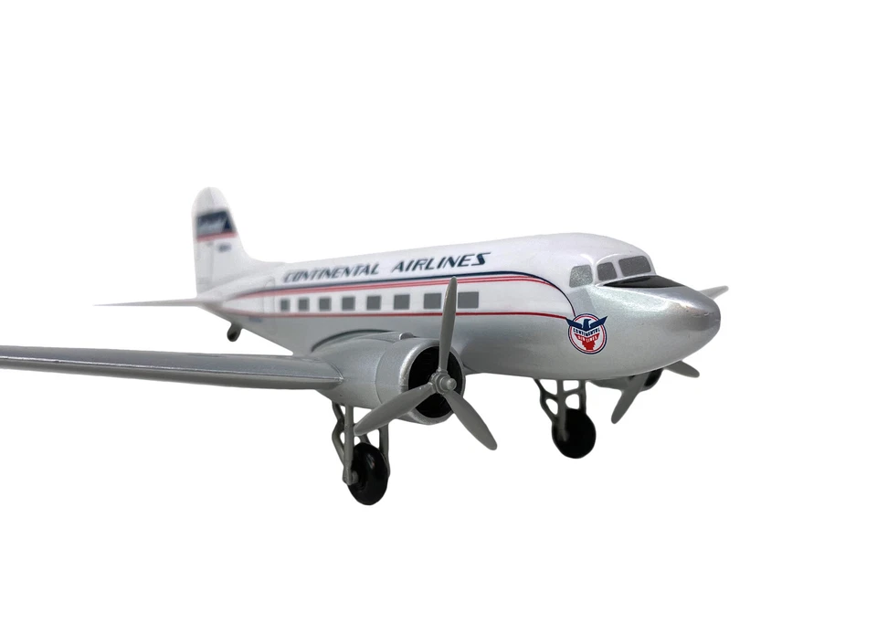Modelo de avión Continental DC-3 Flight Miniatures escala 1:100  Foto 2 de 4