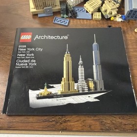 LEGO ARCHITECTURE: New York City (21028) Incomplete w/ Manual