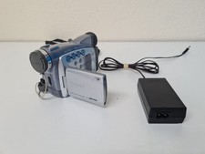 Canon MV700 Handheld MiniDV Camcorder and charger