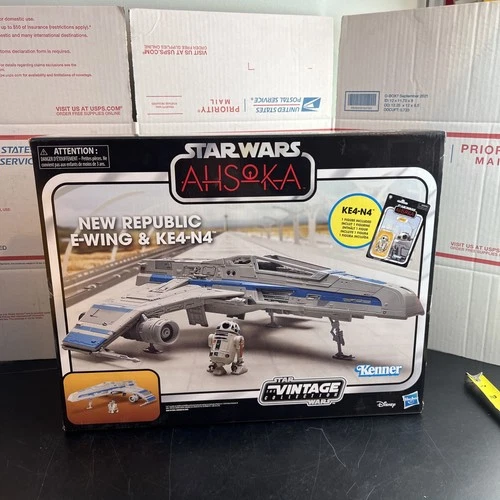 2024 Star Wars Vintage TVC E-WING FIGHTER 3.75" Hasbro Vehicle & KE4-N4 Droid