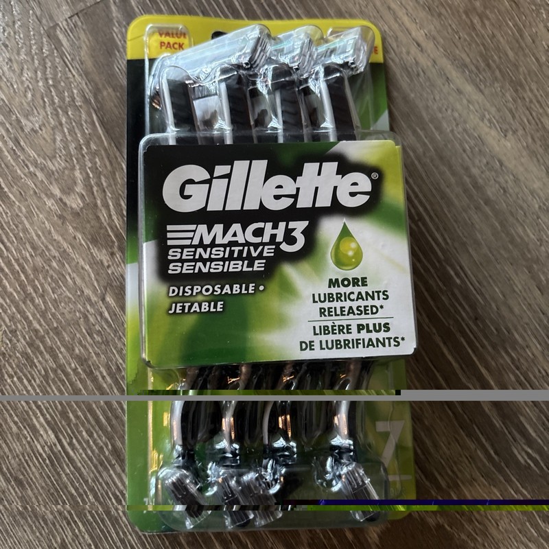 Gillette Mach3 Sensitive Razors for Men, Men’S Disposable Razors, Pivoting Head