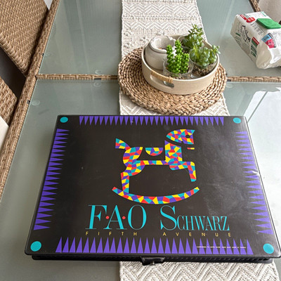 FAO Schwarz Fifth Avenue Art Set Vintage