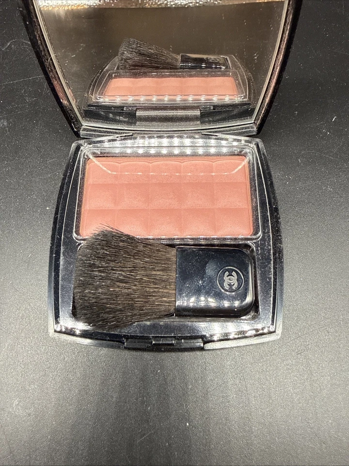 Rubor Chanel color mejilla sedoso - tono 80 rosa té - sin usar - 0,22 oz Foto 2 de 4