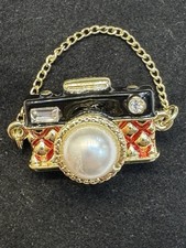 Photographers Camera Brooch Gold Black Red Enamel White Imitation Pearl Chain 
