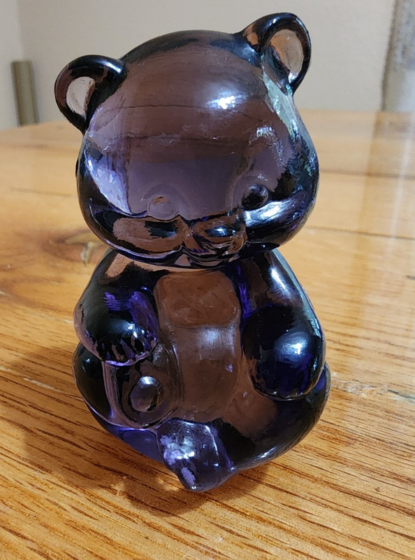 Fenton Art Glass Amethyst Purple Sitting Bear Figurine 2.5"