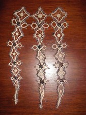 Passementerie ancienne  brodée de perles de verre colorées