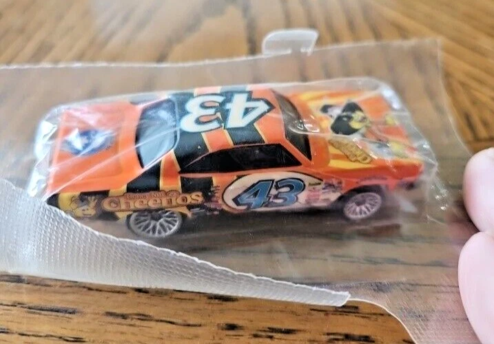 Hot Wheels Honey Nut Cheerios Car #43 John Andretti caja de cereales Roadrunner sellado Foto 2 de 4