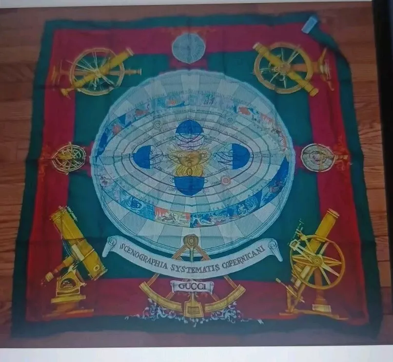 Authentique foulard Gucci SCENOGRAPHIA SYSEMATIS COPERNICANI 33