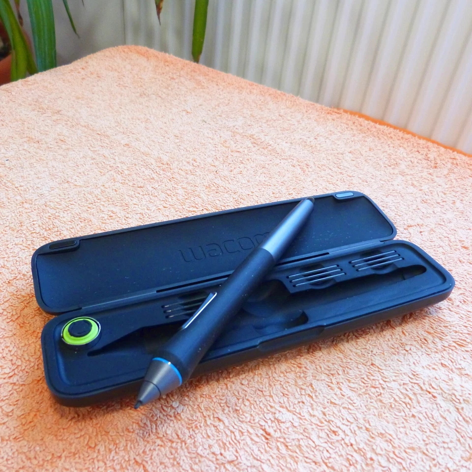 XXL SET Wacom Cintiq Companion 2 13 Zoll FHD TOUCH i5 128GB Monitor DTH W1310H - Bild 3 von 4