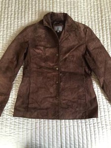 per una leather jacket