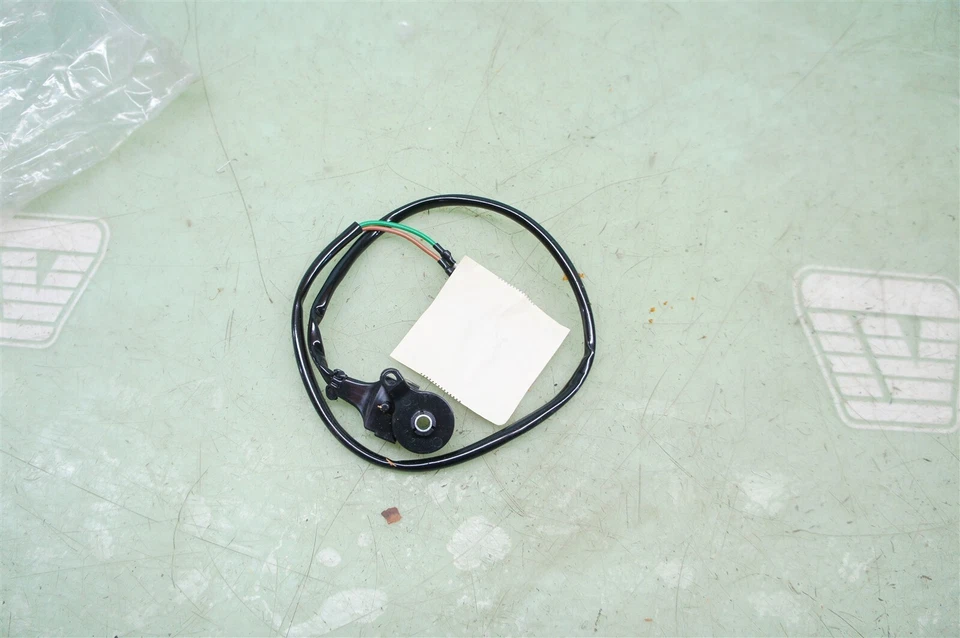 YAMAHA NUEVO 232-83980-30 CONJUNTO INTERRUPTOR PARADA XS1 R5 Foto 3 de 3