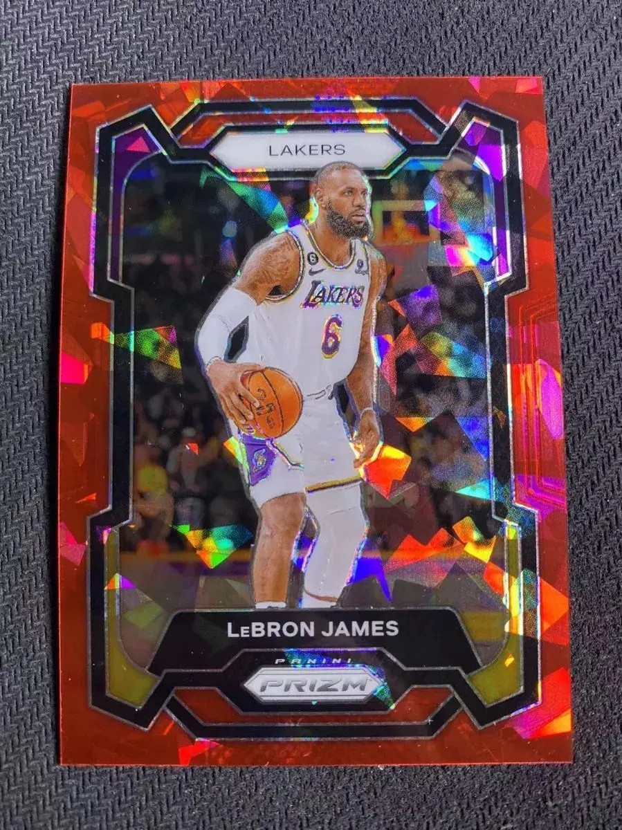 LEBRON JAMES 2023/24 PANINI PRIZM red CRACKED ICE  PRIZM CARD #63-11 KV89