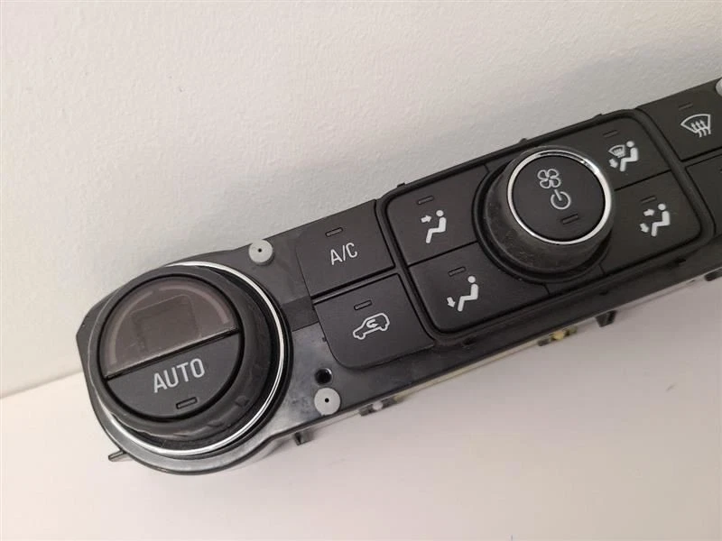 Control de temperatura para camioneta Chevrolet Silverado 2500 17-19 Opt CJ2 ID 84173748  Foto 3 de 4