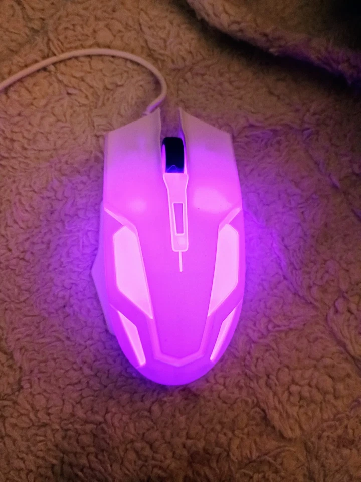 无锁版 LVL 有线 LED 游戏鼠标 – 白色 USB 光学 RGB 灯 – 已测试 — 第 2/4 张图片