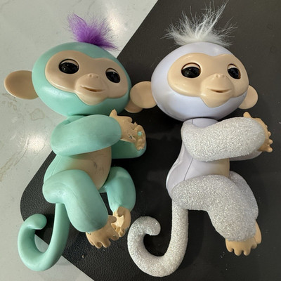 WOWWEE Fingerlings Interactive Green & Purple Sparkle Monkey Tested/Work lotof 2