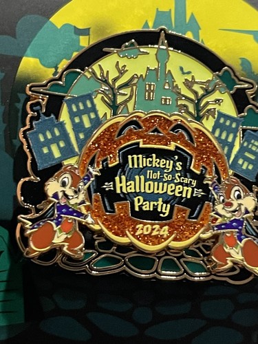 Spilla Disney Topolino non così spaventosa festa di Halloween 2024 chip e Dale ritirata - Foto 2 di 2