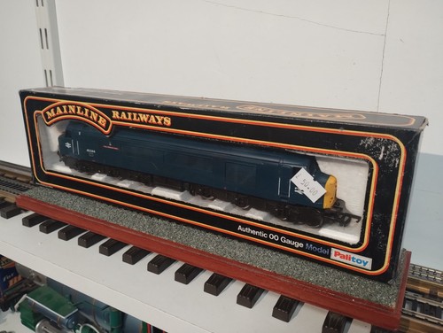 Mainline Railways (OO) 1Co-Co1 BR blau 45044 ROYAL INNISKILLING FUSILIER. | Zustand: Used