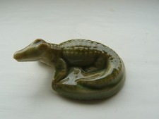 Vintage Wade Whimsy crocodile / alligator ornament c1970-80s H:0.75"/2cm