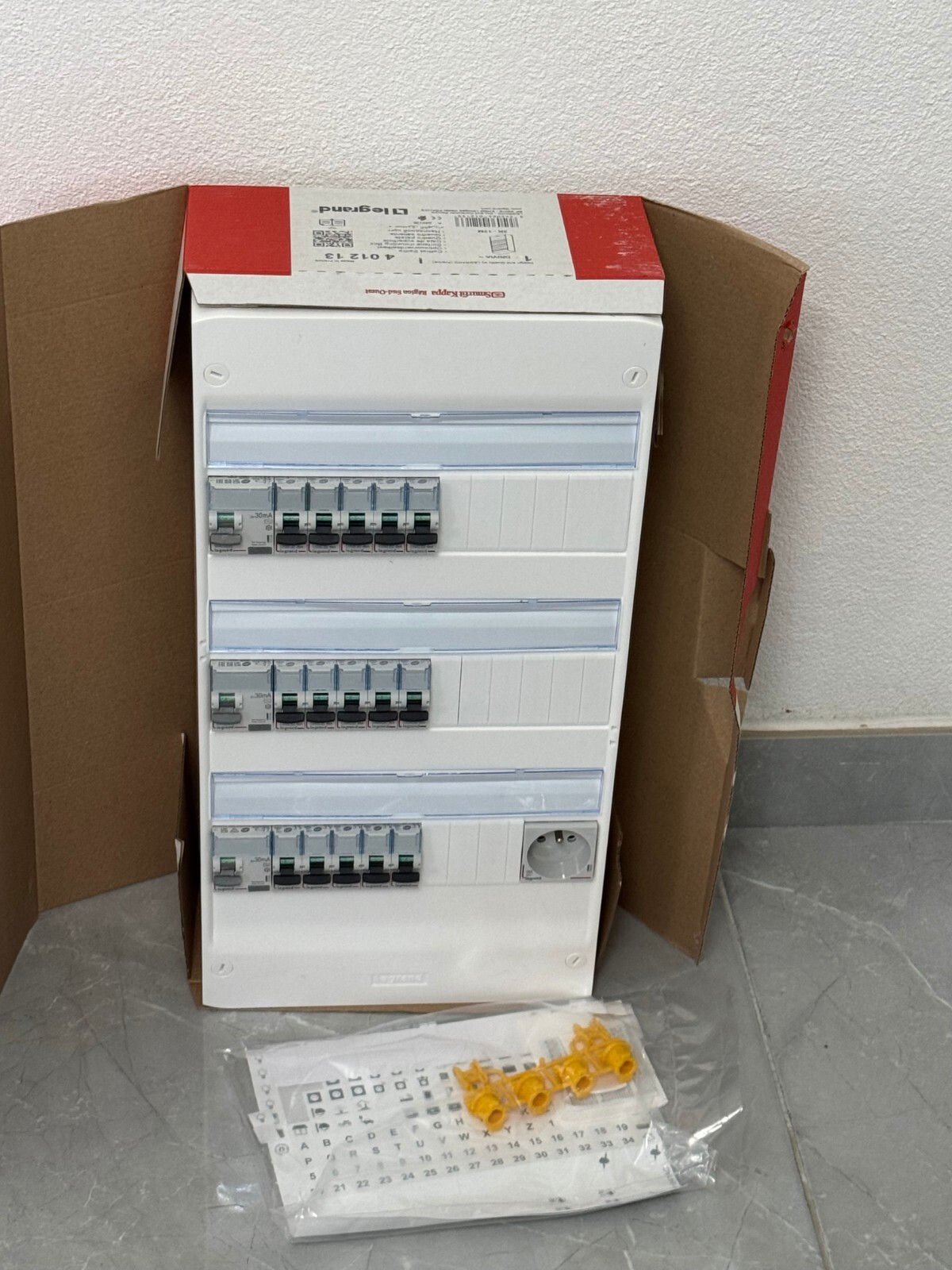 Coffret Legrand Drivia résolvant les coupures de courant avec ses 3 différentiels 63A