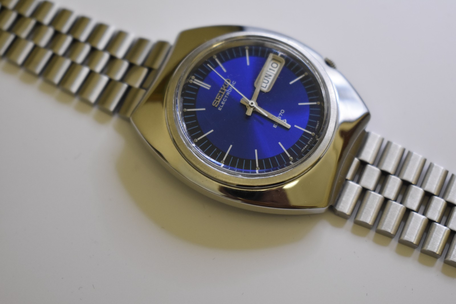 Seiko  for parts 3703-7031 EL370 - vintagewatches.pk