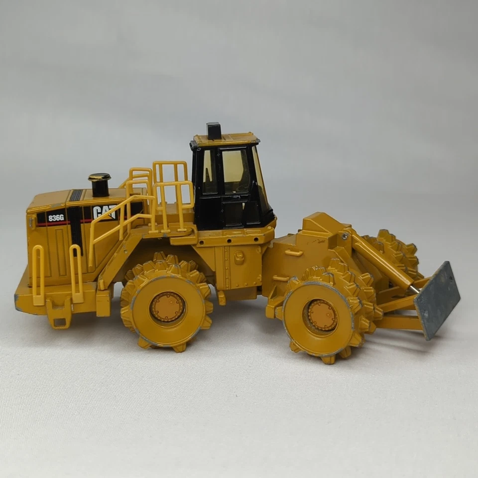 Norscot 5236 Caterpillar 836G Landfill Compactor 1/50 Die-cast - Missing Scoop - Image 2 of 4