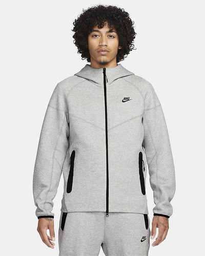 Nike Sportswear Tech Fleece Windrunner NWT Medium FB7921 Swoosh Sweater Logo