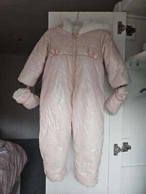 Rosa Absorba Boutique Pastell Chic Baby Mädchen Schneeanzug mit Muffs