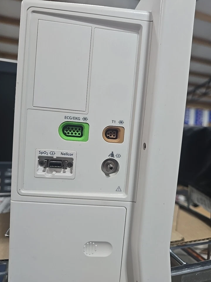 Datascope Passport V monitor de paciente con ECG, SPO2, BP, TEMP, IMPRESORA  Foto 3 de 4