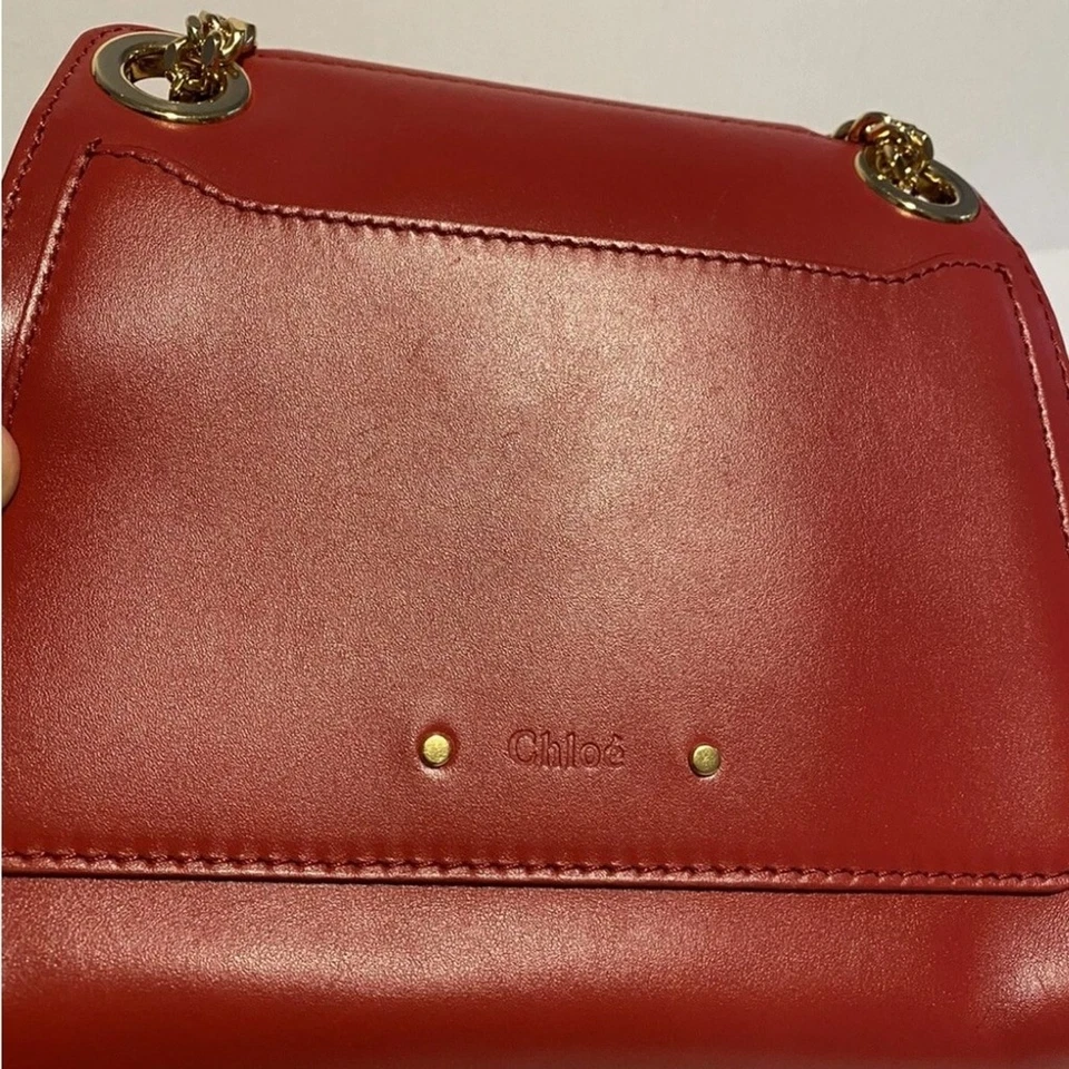 Bandolera/hobo Chloe Annie de cuero liso de 2 vías venta al por menor $1,850 Foto 3 de 4