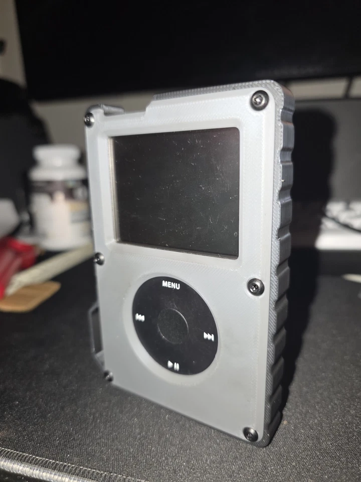 iPod Classic 5th,6th & 7th Gen Case w/Belt Clip Version - Image 3 of 4