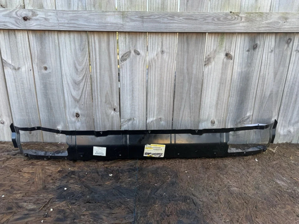 1997-2004 Mitsubishi Montero Sport Rear Reinforcement Beam MR230301 OEM 1938