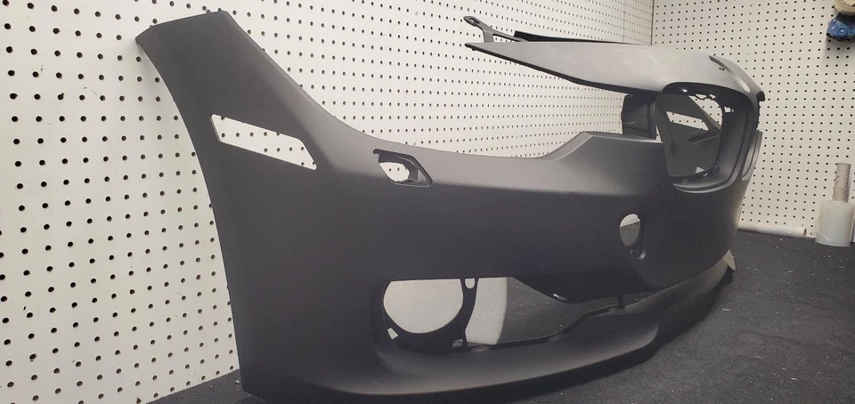 (SOLO RECOGIDA LOCAL) Parachoques delantero con arandelas de faros para BMW 320i 17066 12-15 Foto 2 de 4