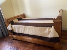 Antique Twin Sleigh Bed / Daybed