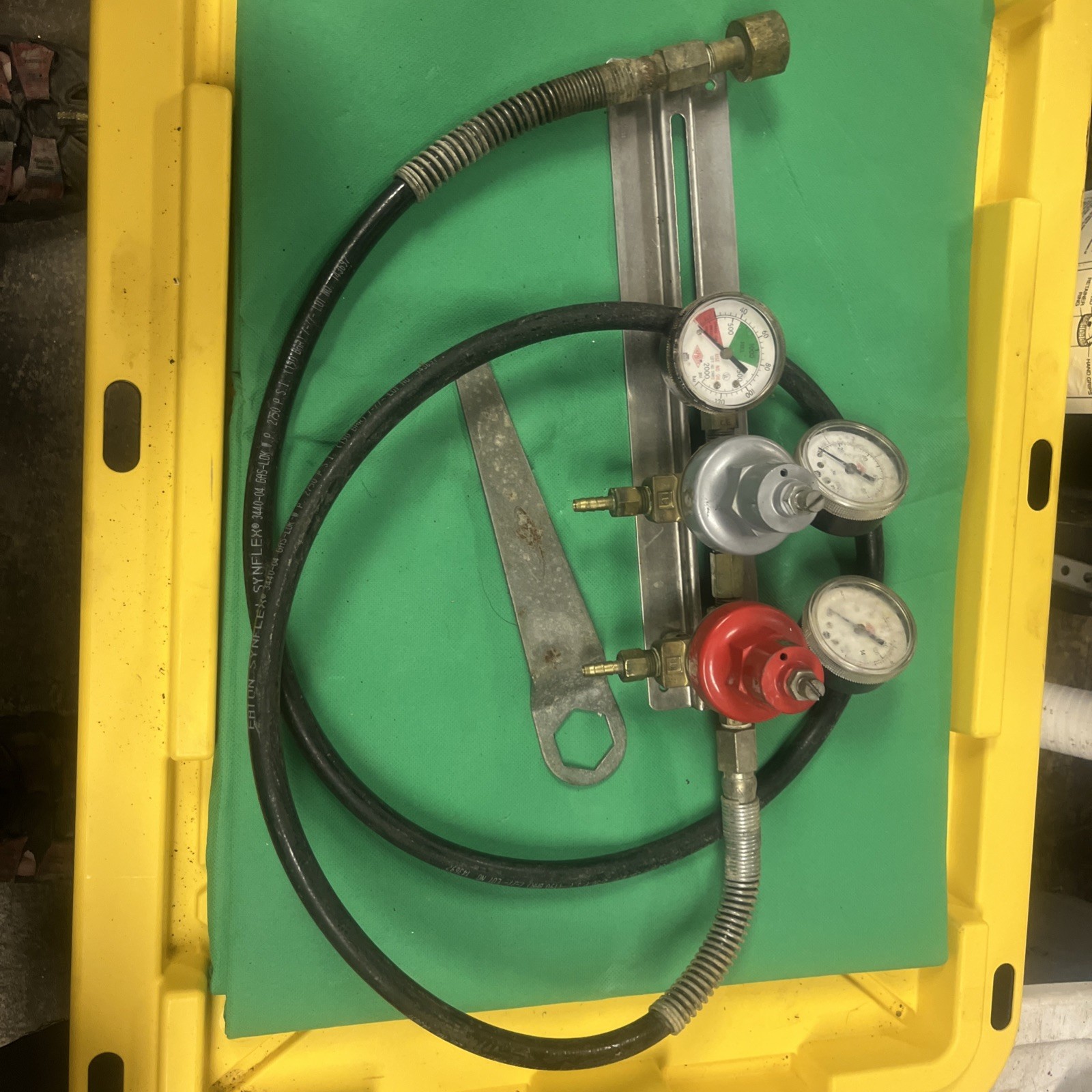 Used Taprite Dual-Body CO2 Regulator Wrench Mount Working