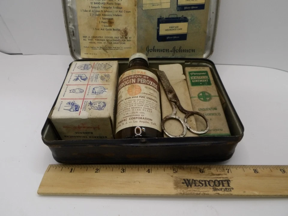 Vintage 1950s/60s Johnson & Johnson First Aid Auto Travel Kit Metal Full - Image 4 of 4