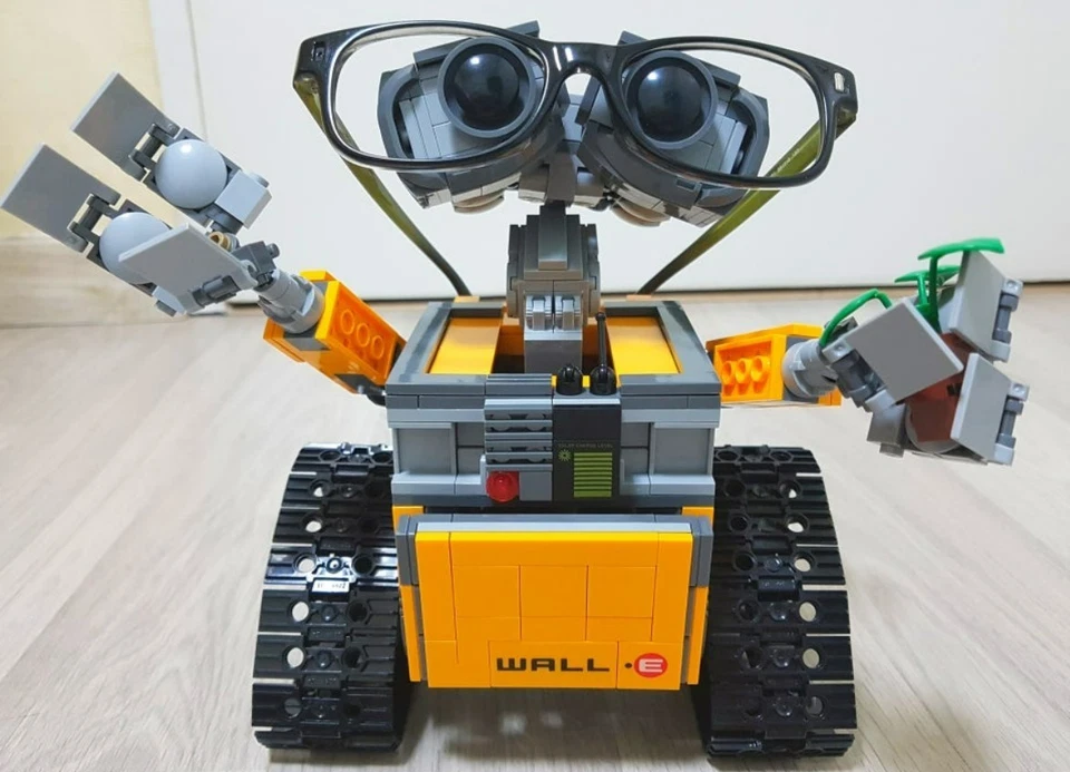 LEGO IDEAS #21303 WALL-E Disney Pixar | 676pcs New, Sealed - Image 4 of 4