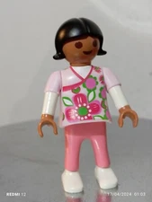 PLAYMOBIL REF 70757 FIGURE BRUNETTE GIRL FAMILY MULTIRACIAL FIGURES CITY LIFE