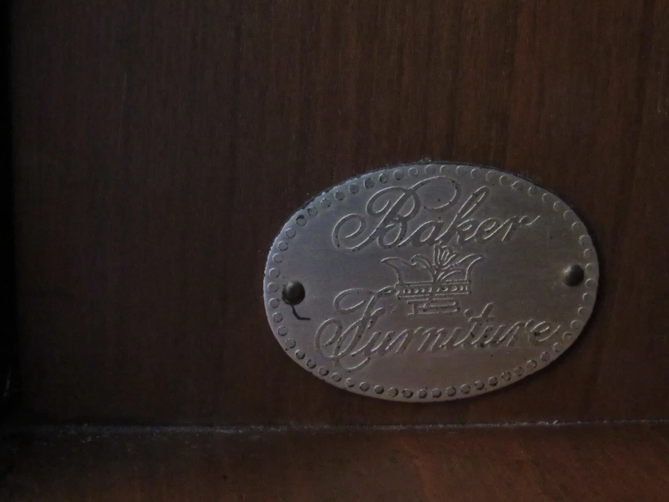 Mueble consola Baker Furniture con puertas tambor mediados de siglo Foto 4 de 4